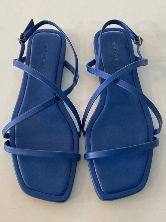 Banana Republic Factory Shoes - BANANA REPUBLIC Flat Thin Stap Blue Sandals Size 8